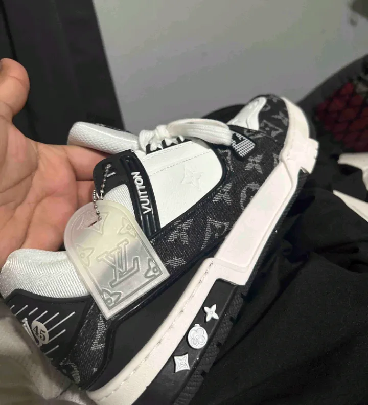 Highly Luxurious Popular Designer Fashion Sneakers Virgil Trainers Vuitton