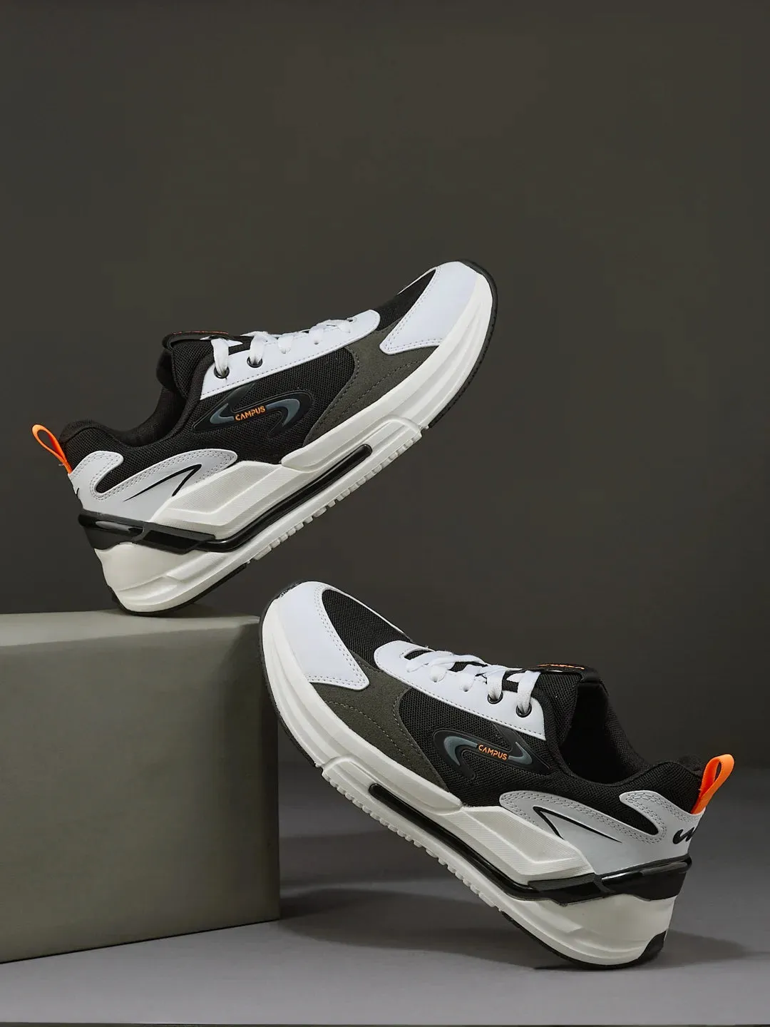 LEVEL Black Men's Sneakers